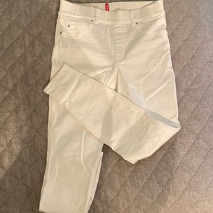 NWOT Spanx skinny white jeans.